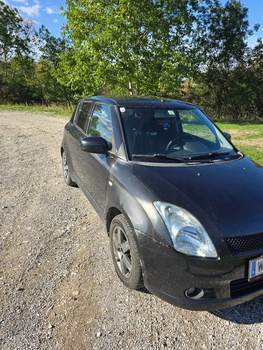 Suzuki Swift 2005 photo 3
