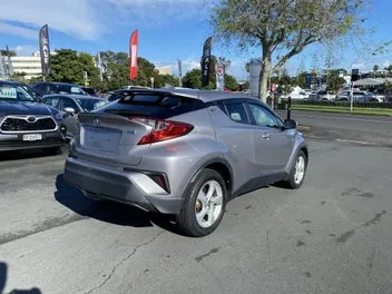 Toyota C-Hr 2017 photo 3