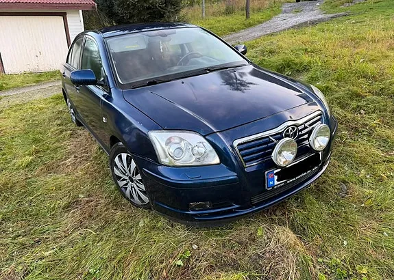 Toyota Avensis 2004 photo 2