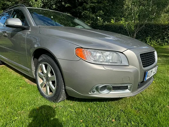 Volvo V70 2012 photo 5