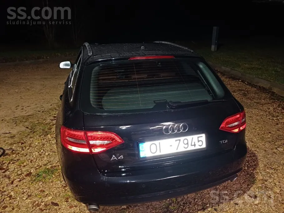 Audi A4 2012 photo 2