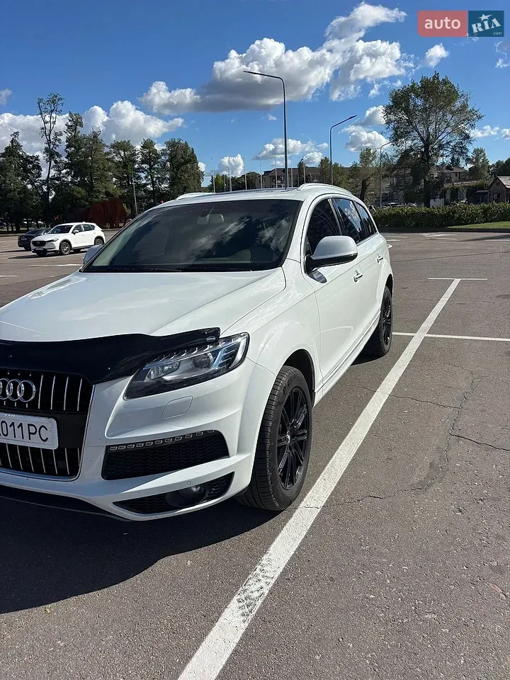 Audi Q7 2014 photo 2