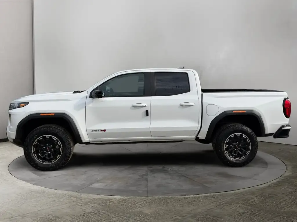 GMC Canyon 2026 photo 2