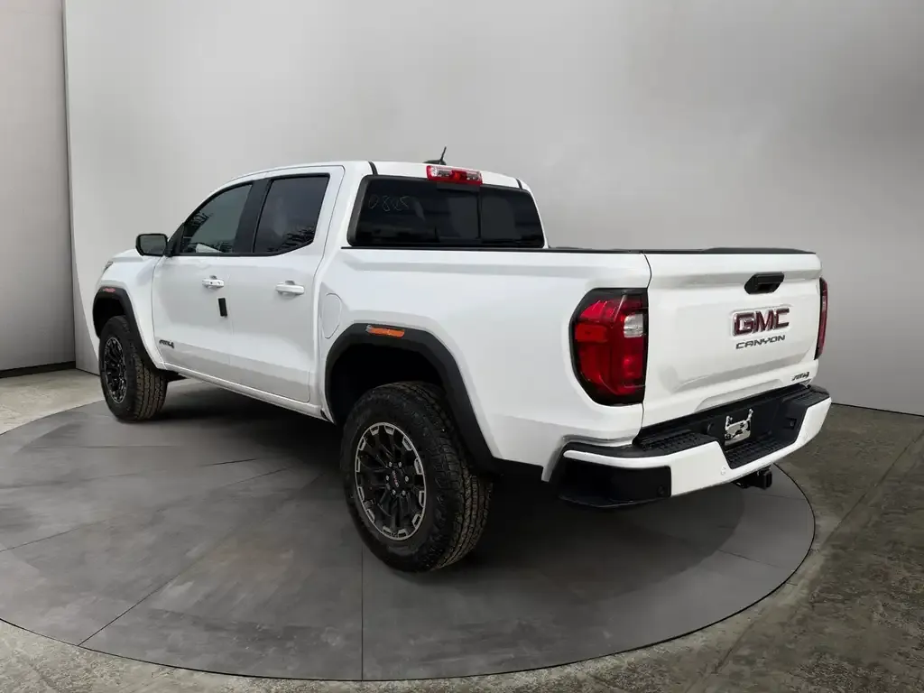 GMC Canyon 2026 photo 3