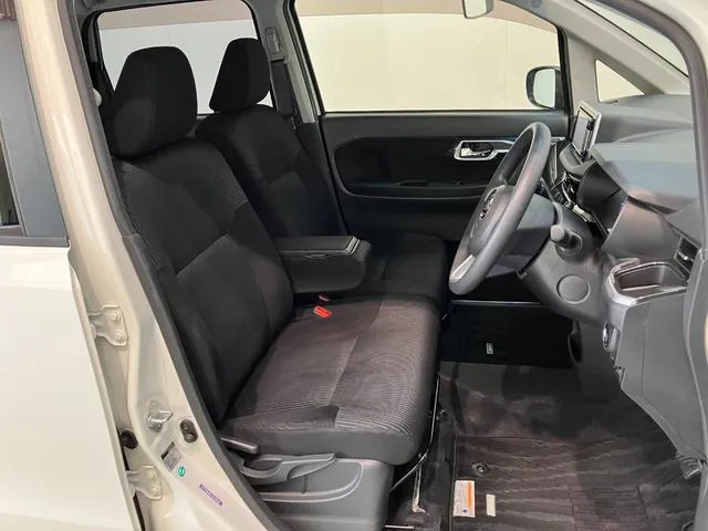 Daihatsu Molve 2018 photo 5
