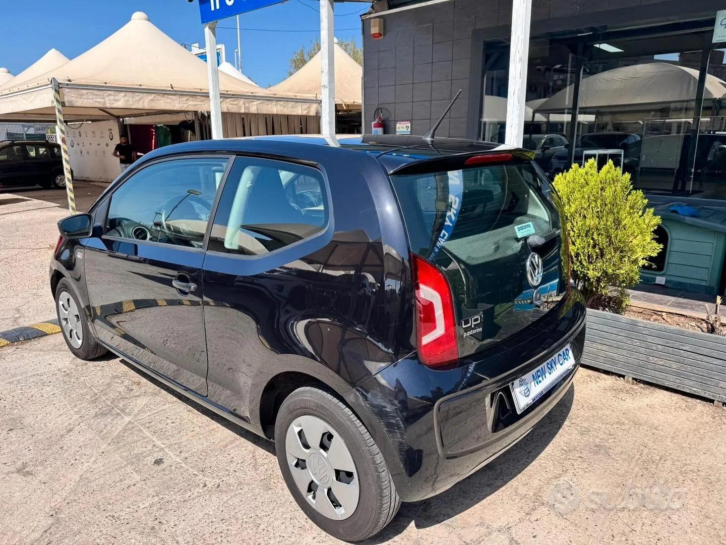 Volkswagen Up 2014 photo 4