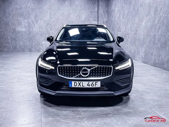 Volvo V60 Cross Country 2020 photo 2