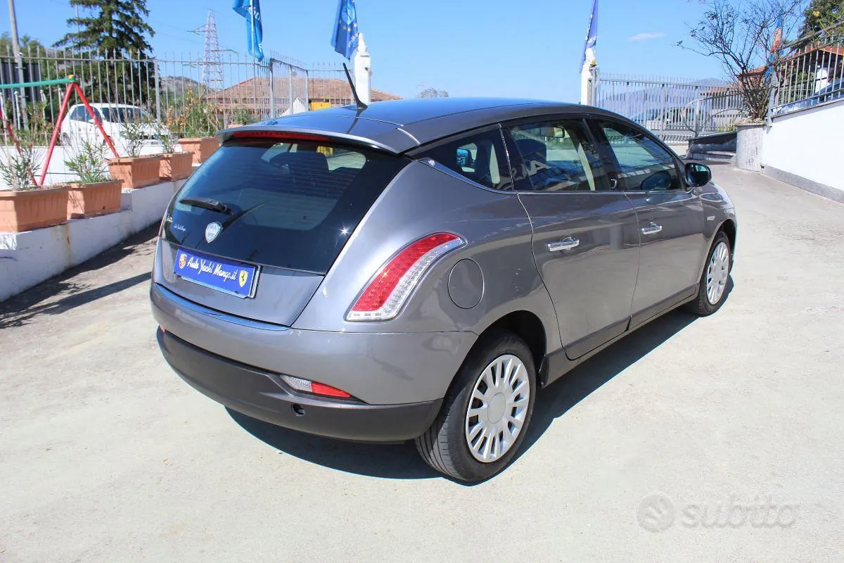 Lancia Delta 2009 photo 5