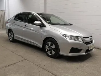 Honda Grace 2017 photo 2