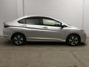 Honda Grace 2017 photo 4