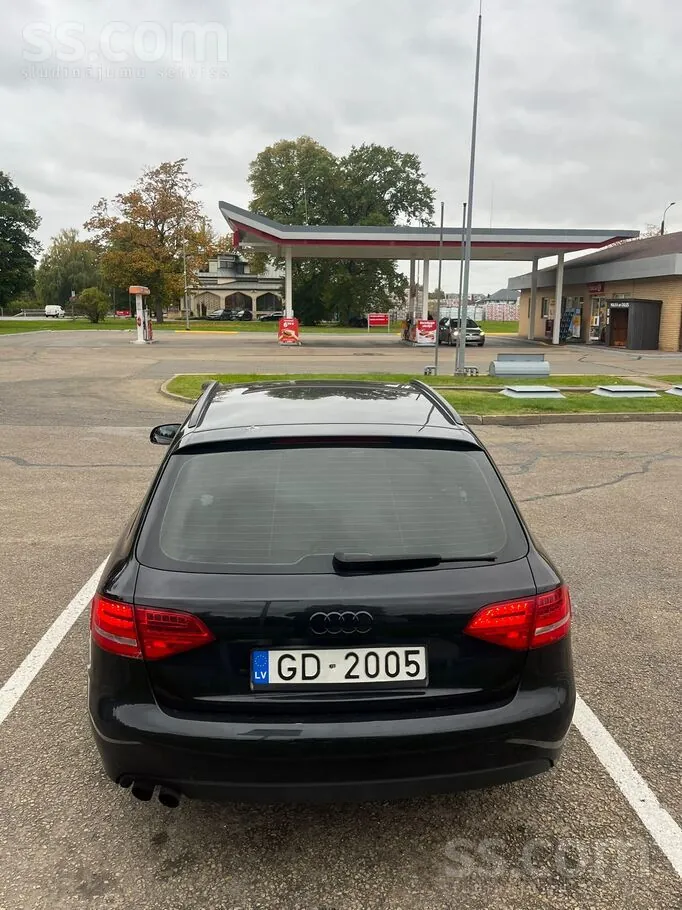 Audi A4 2009 photo 4