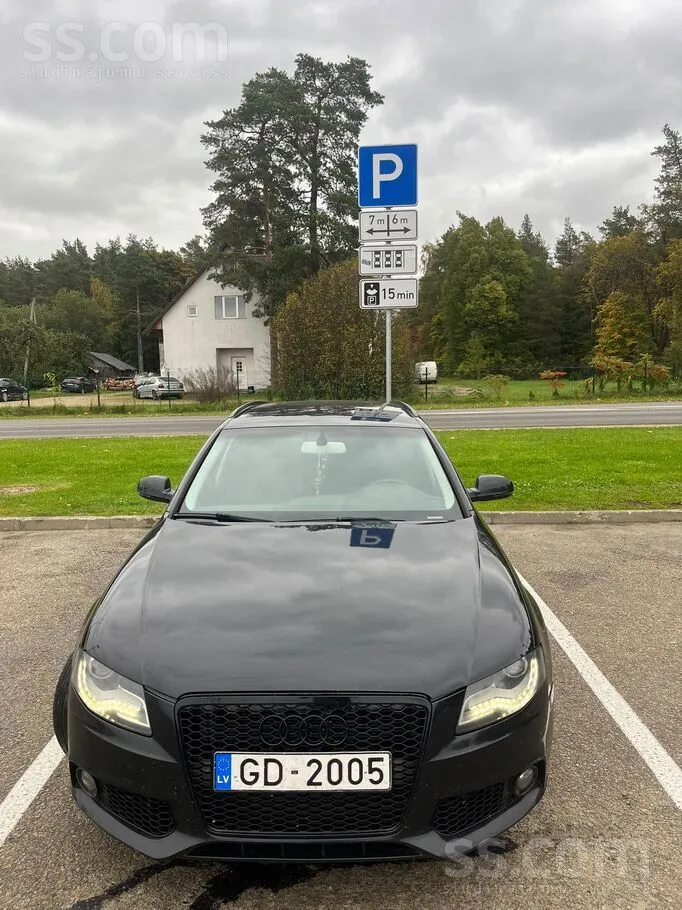 Audi A4 2009 photo 2