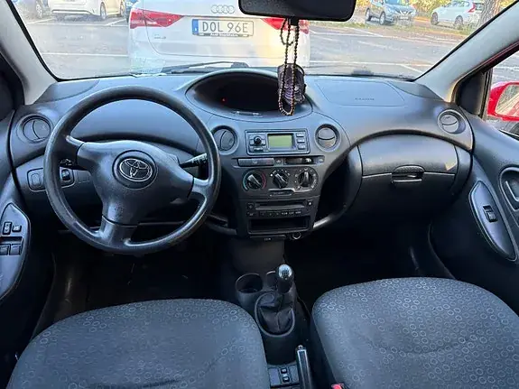 Toyota Yaris 2003 photo 4