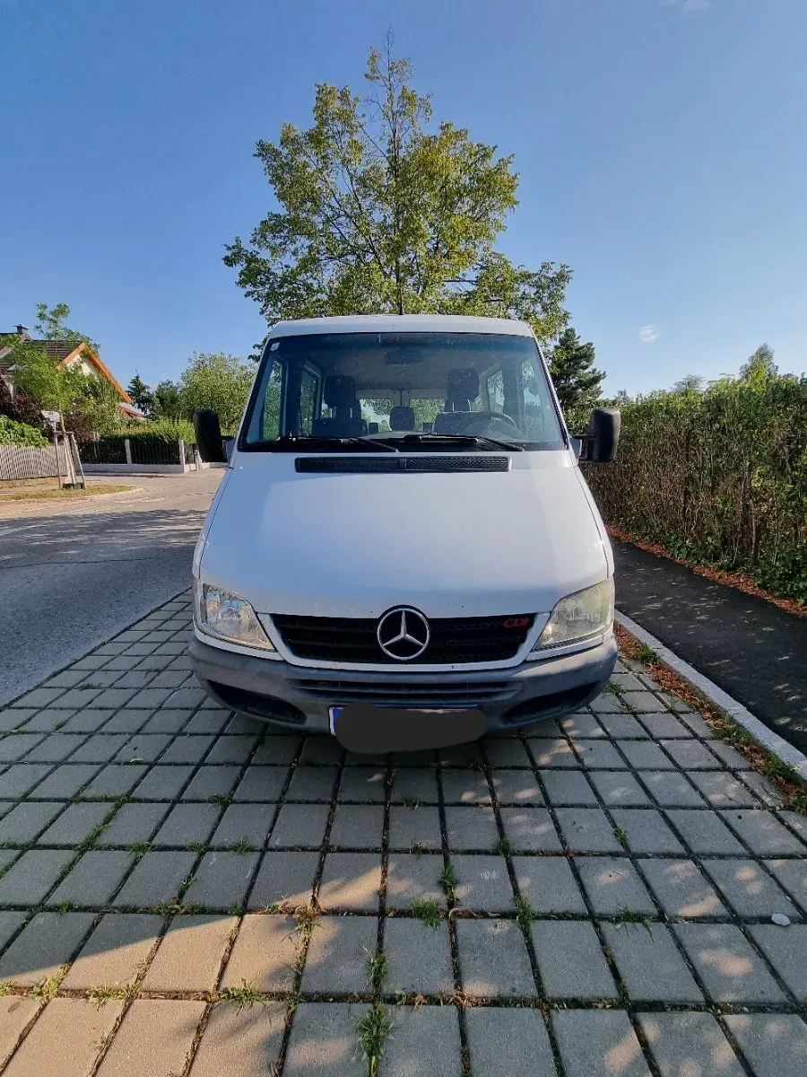 Mercedes-Benz Sprinter 2004 photo 2
