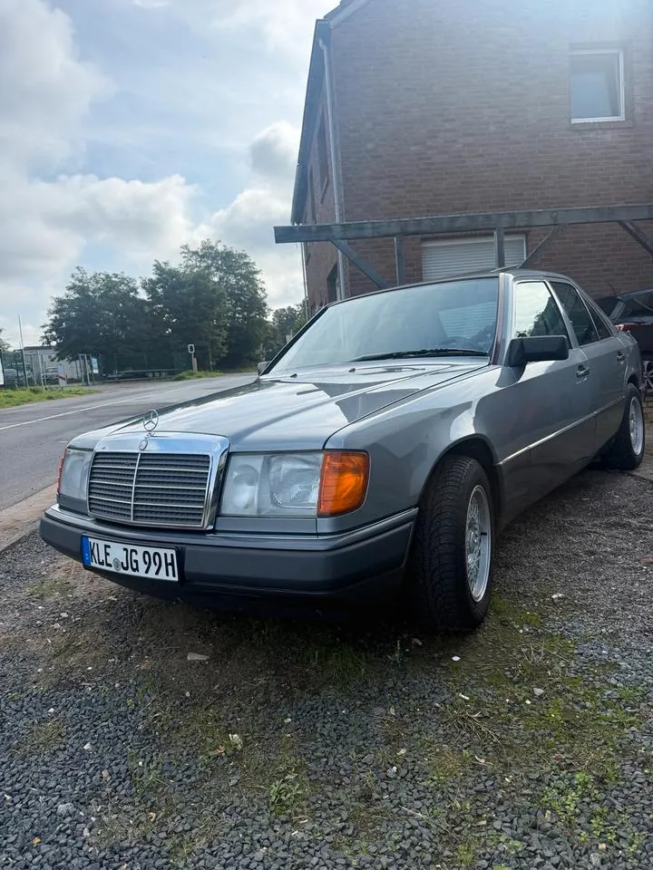 Mercedes-Benz W124