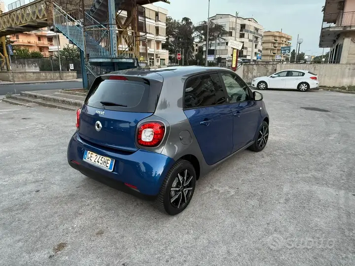 Smart Forfour 2019 photo 3