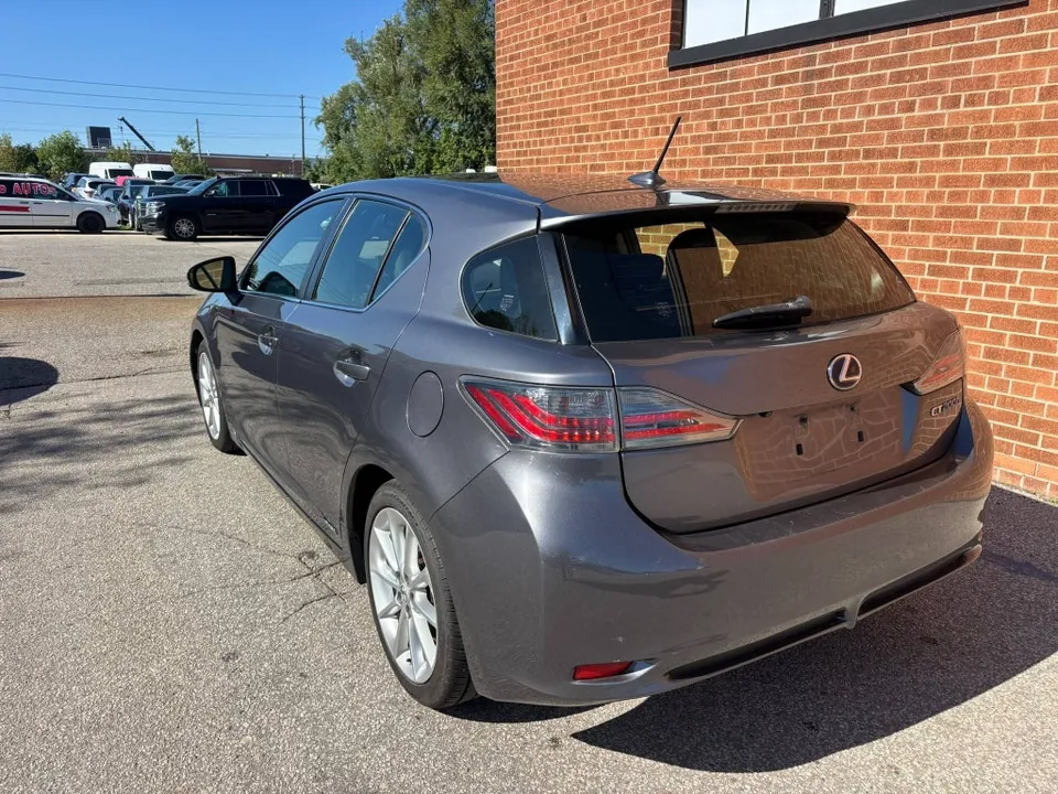 Lexus Ct 200H 2013 photo 2