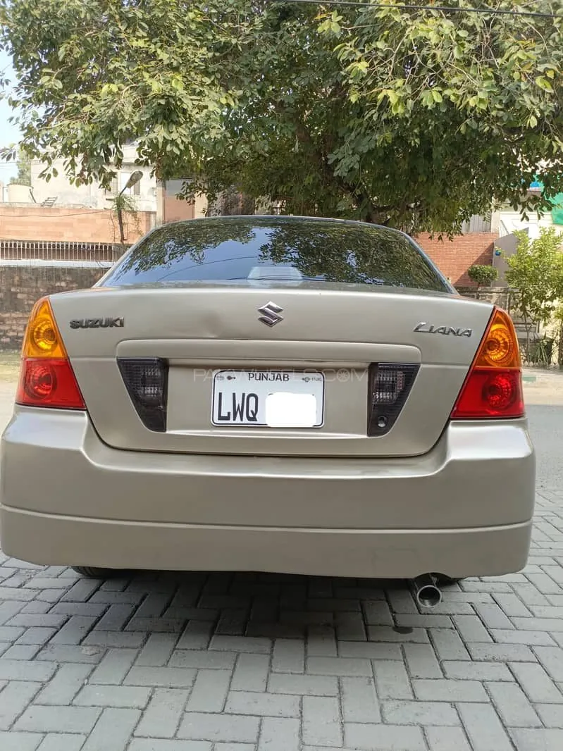 Suzuki Liana