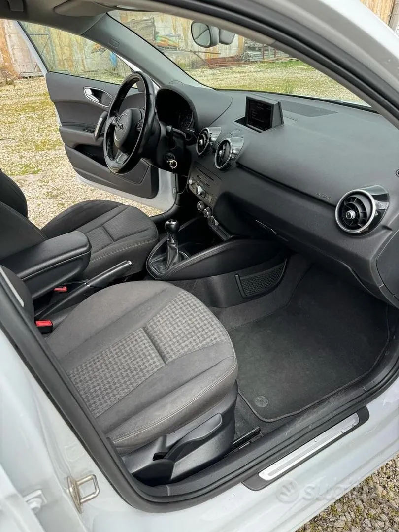 Audi A1 2012 photo 3