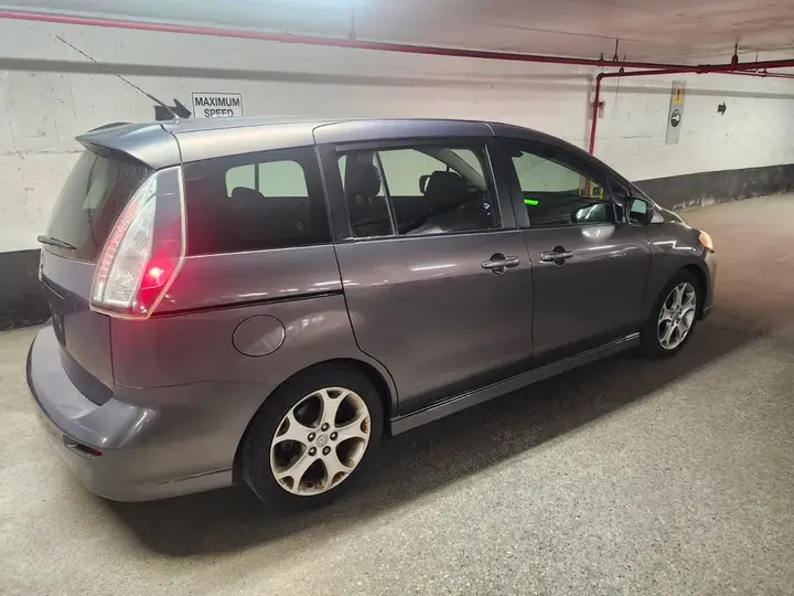 Mazda 5 2010 photo 3