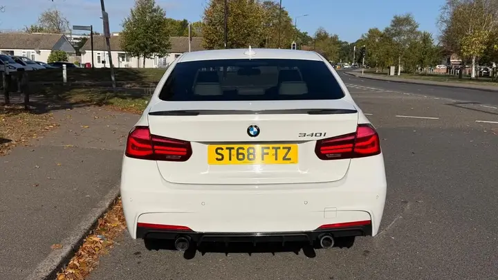BMW 3 Series 2018 photo 4