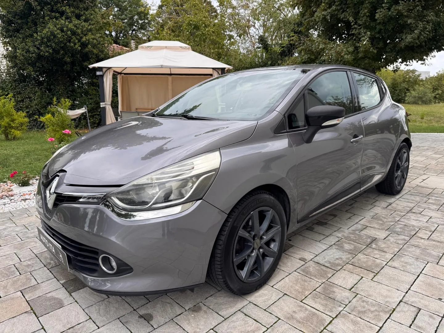 Renault Clio 2014 photo 2