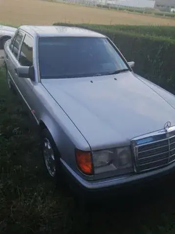 Mercedes-Benz Série 200