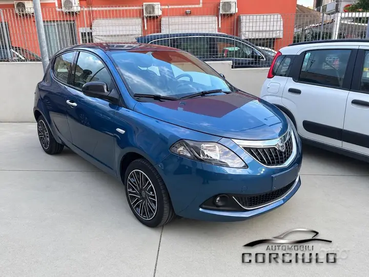 Lancia Ypsilon