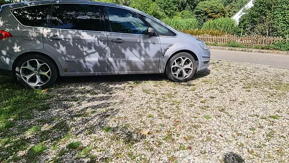 Ford S-Max 2011 photo 4