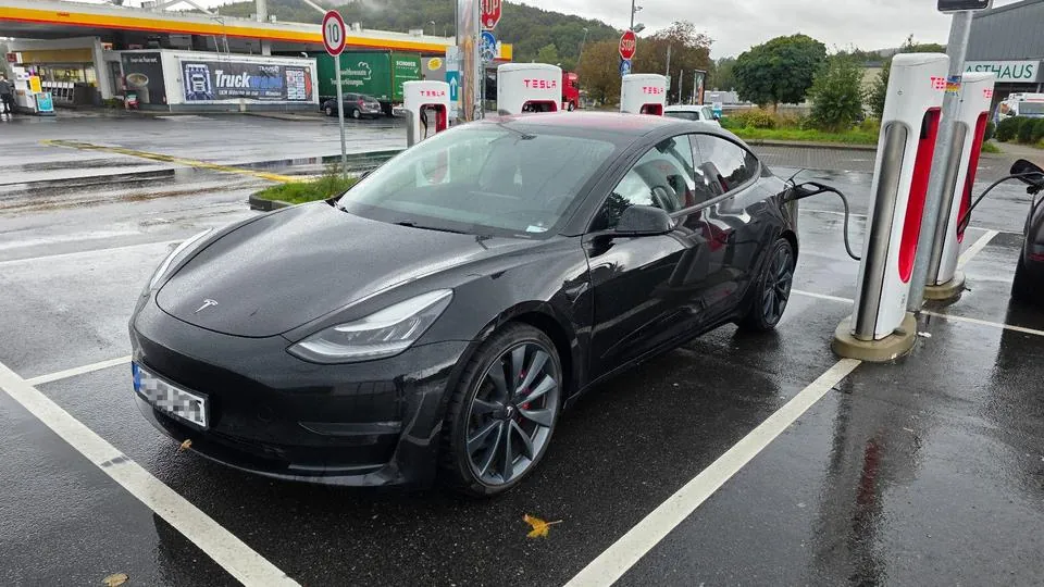 Tesla Model 3 Performance