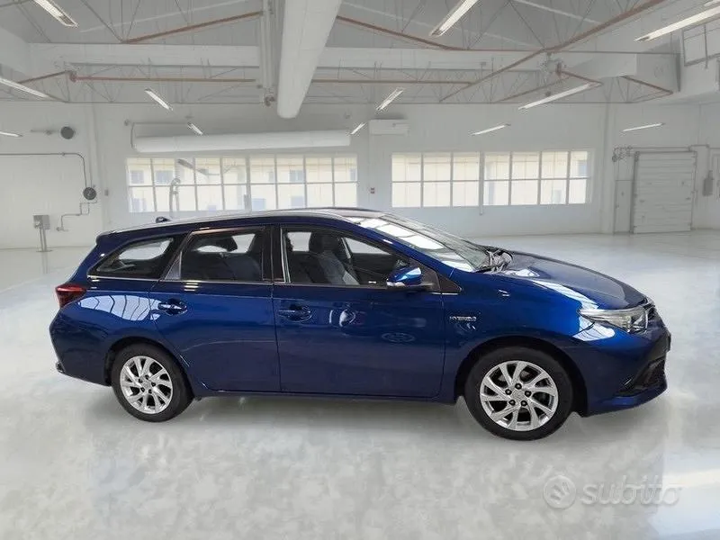 Toyota Auris 2018 photo 3
