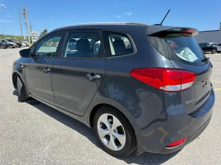 Kia Rondo 2014 photo 5
