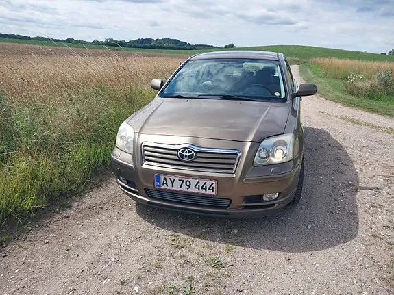 Toyota Avensis 2004 photo 3