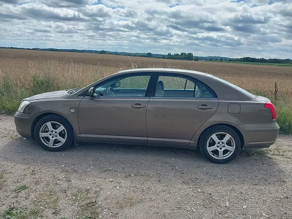 Toyota Avensis 2004 photo 4