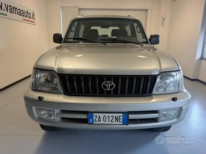 Toyota Land Cruiser 2002 photo 2