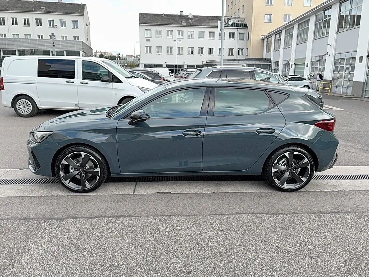Cupra Leon 2025 photo 2