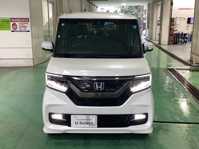 Honda N-Box Custom 2020 photo 2