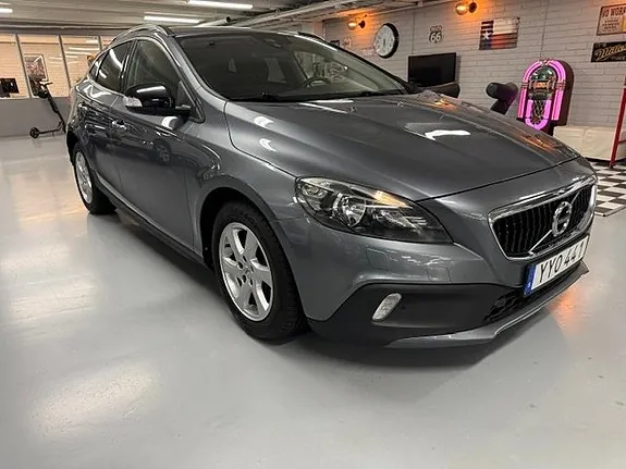 Volvo V40 Cross Country 2018 photo 2