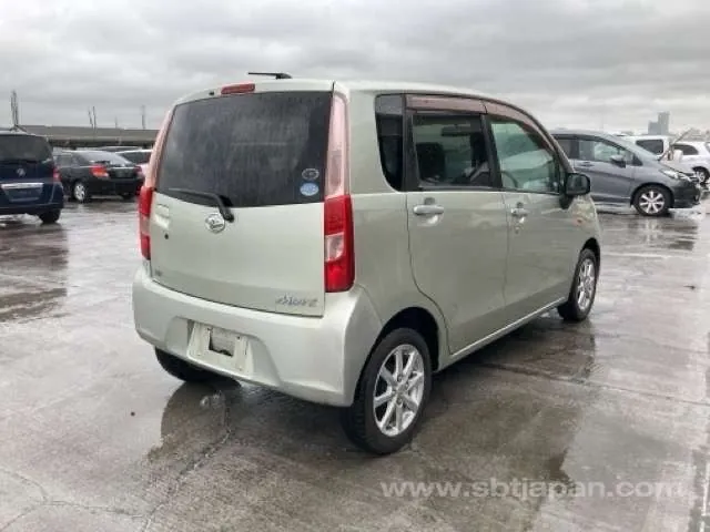 Daihatsu Move 2010 photo 4