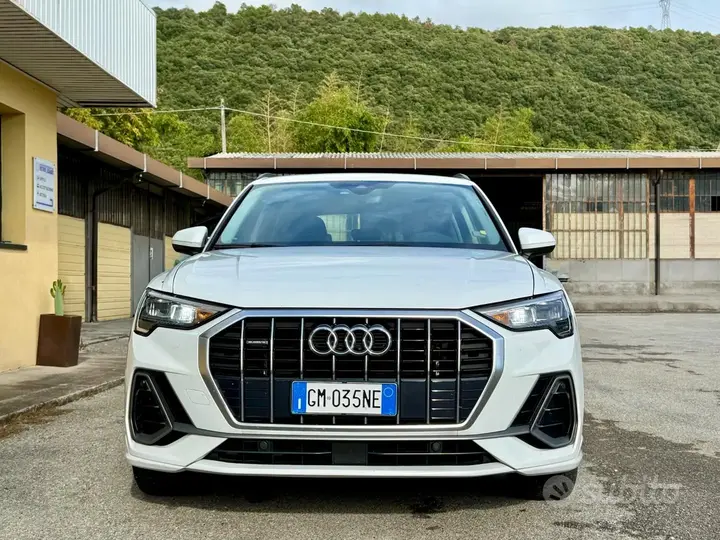 Audi Q3 2021 photo 2