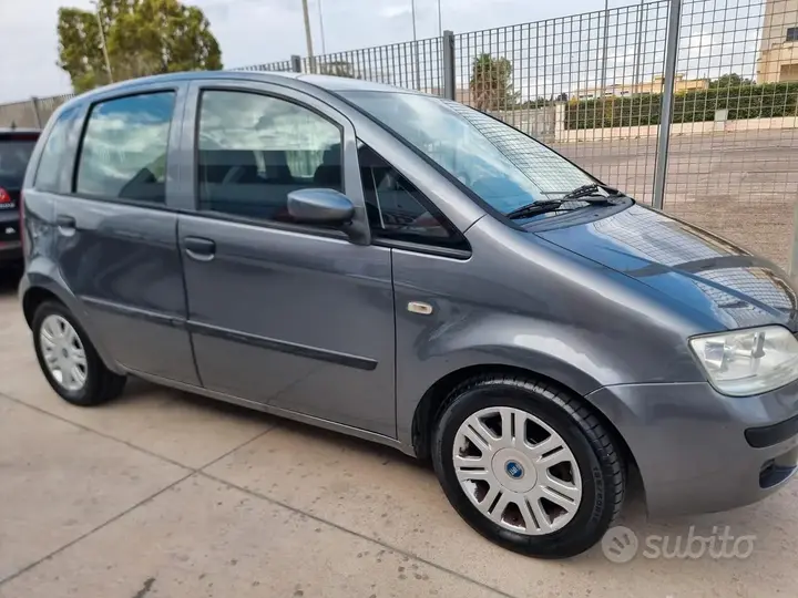 Fiat Idea 2011 photo 2