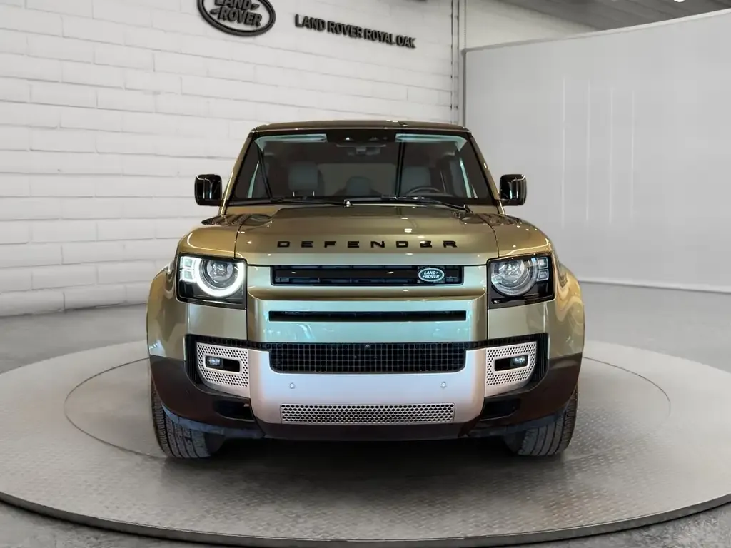 Land Rover Defender 2020 photo 2