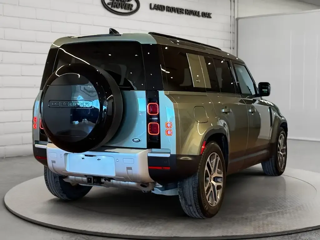 Land Rover Defender 2020 photo 5