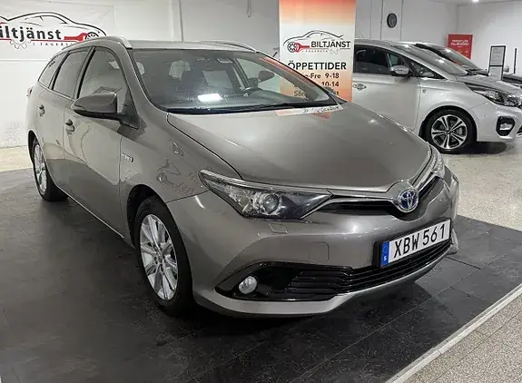 Toyota Auris 2015 photo 3