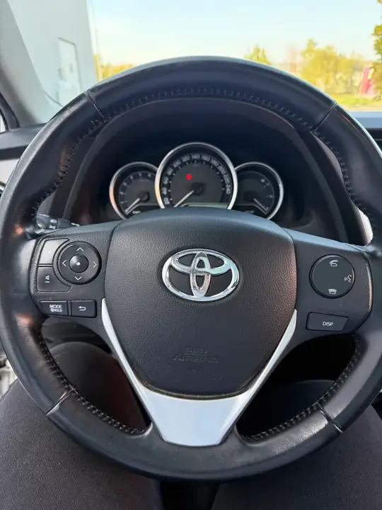 Toyota Yaris 2013 photo 2