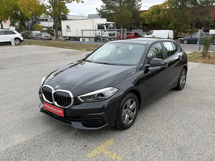 BMW 1 Series 2022 photo 2