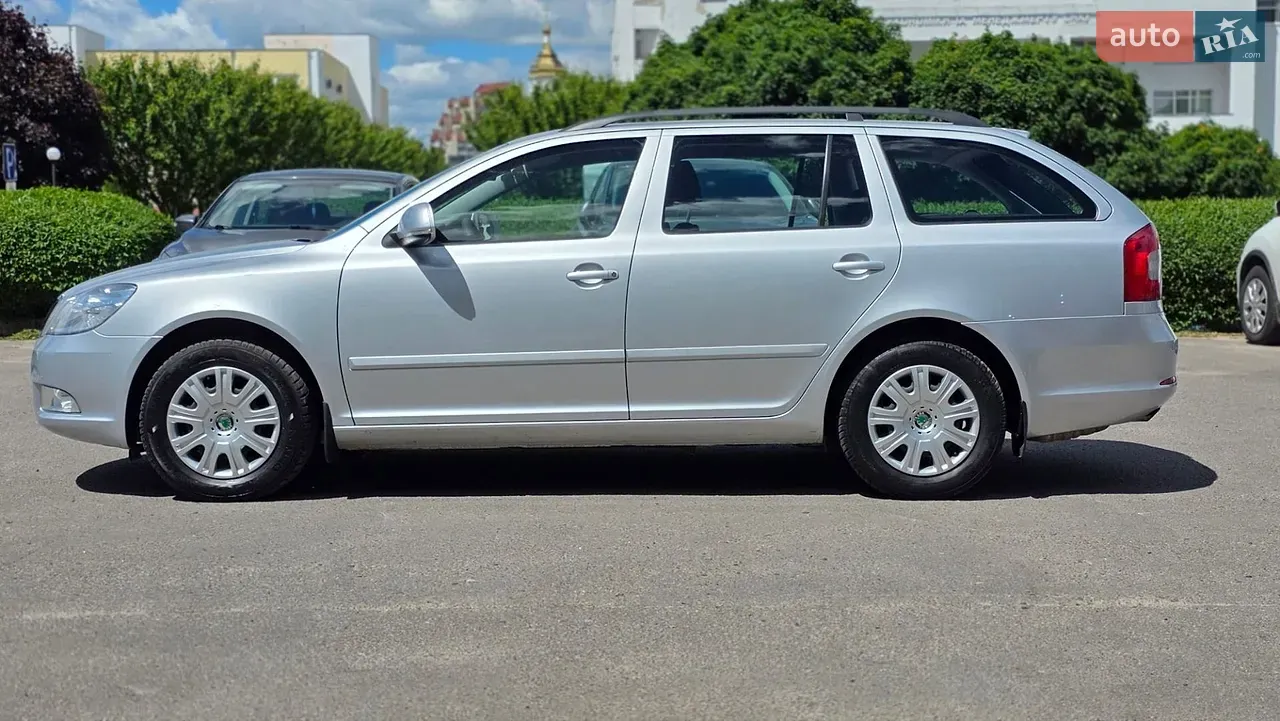 Skoda Octavia 2011 photo 5