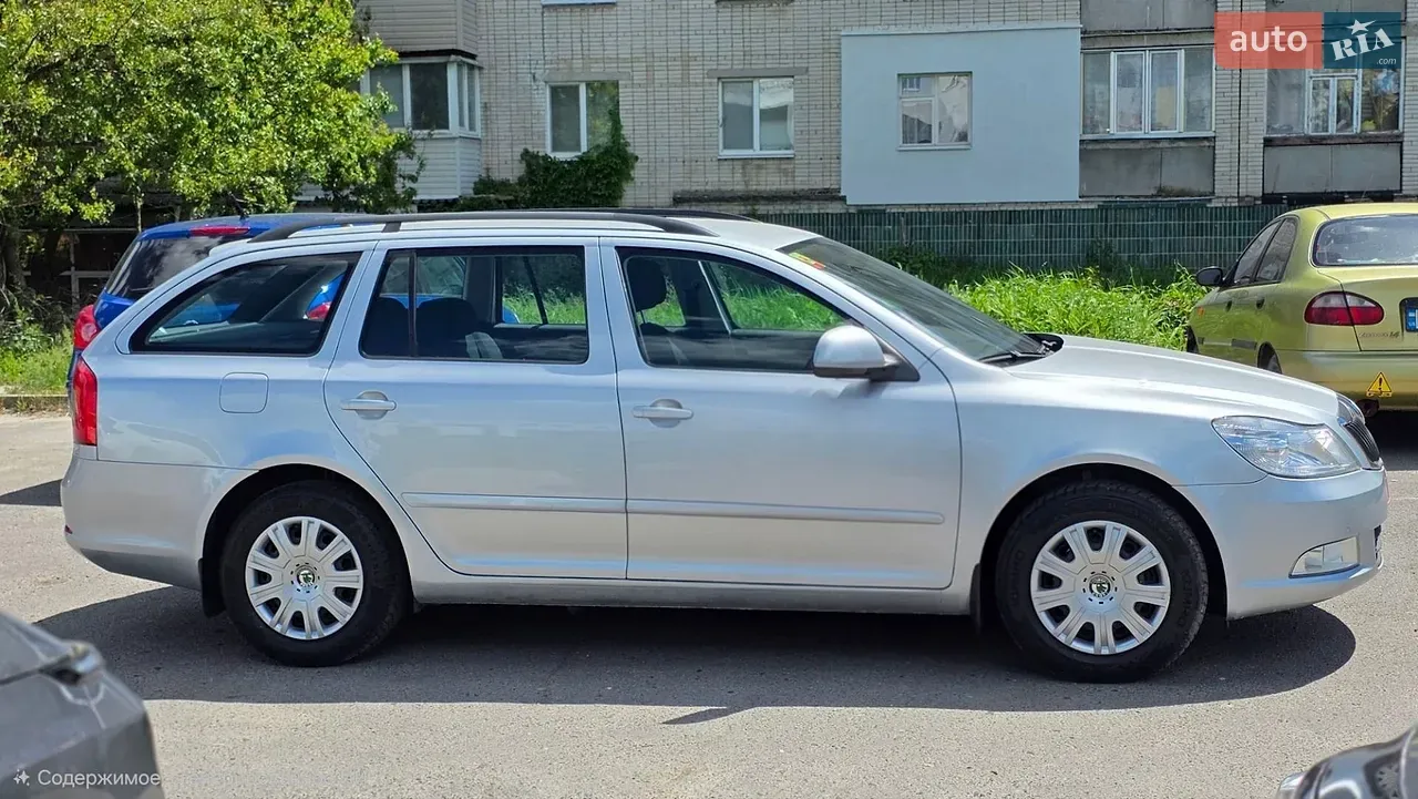 Skoda Octavia 2011 photo 4