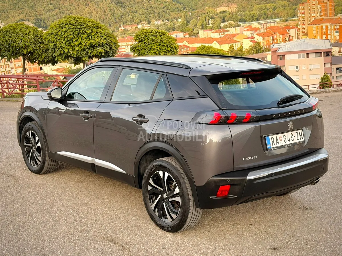 Peugeot 2008 2020 photo 3