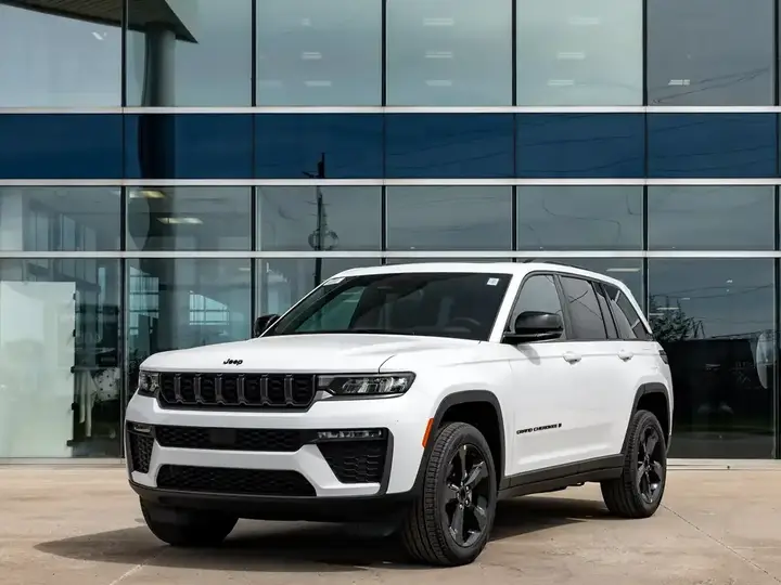 Jeep Grand Cherokee 2026 photo 2